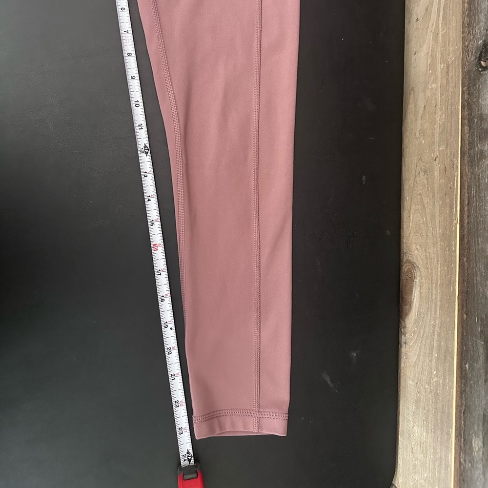 Victoria’s Secret Incredible Essential Leggings Pink Women's size 8 Side Pockets - Picture 10 of 10